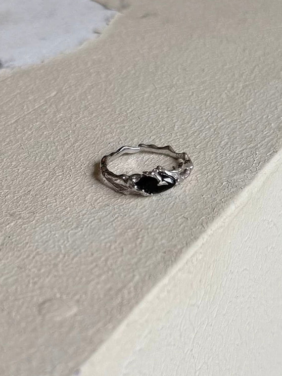 Onyx Ring - velora studio 