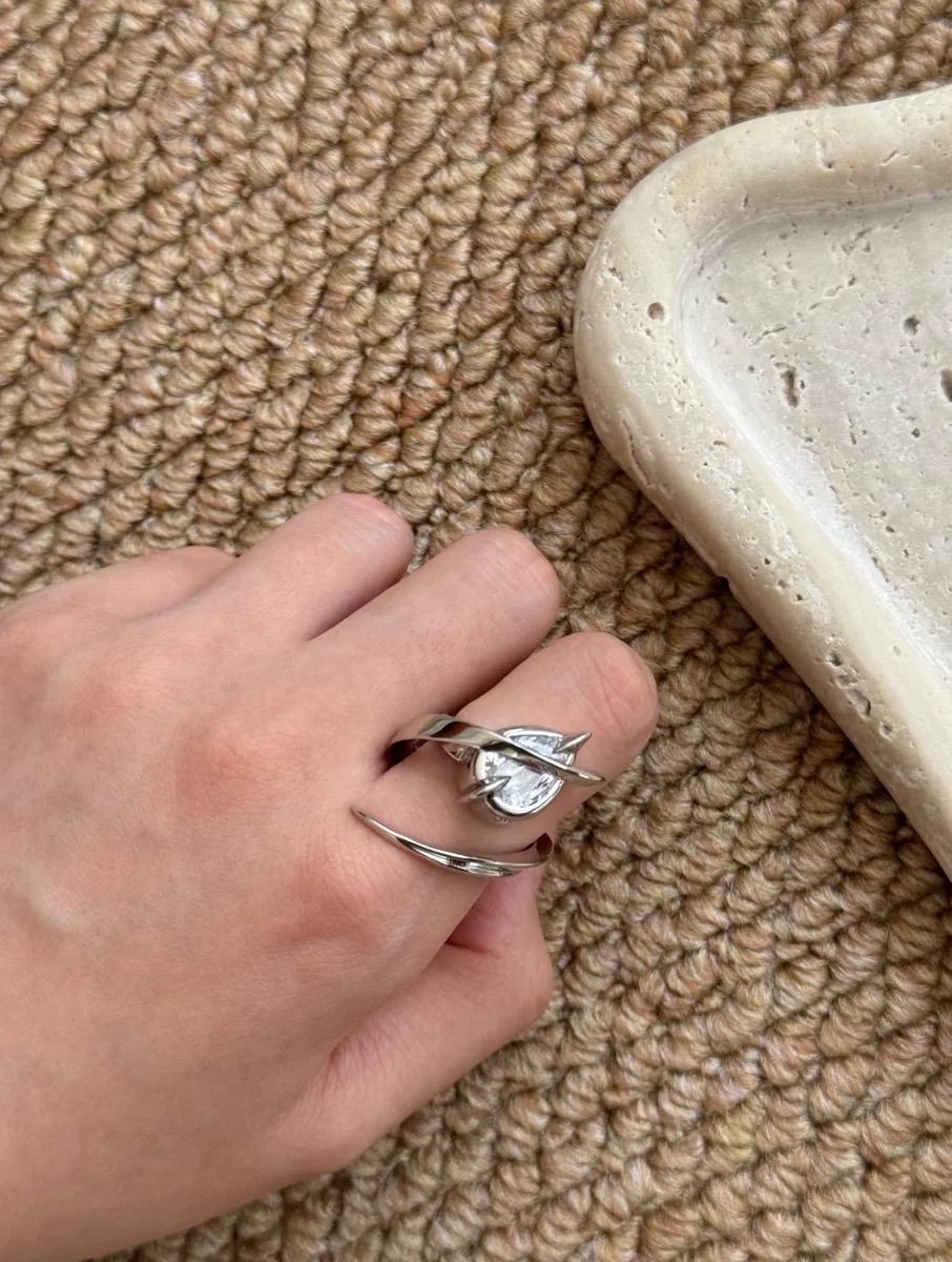 velora Serpent Ethereal Leaf Ring - velora studio 