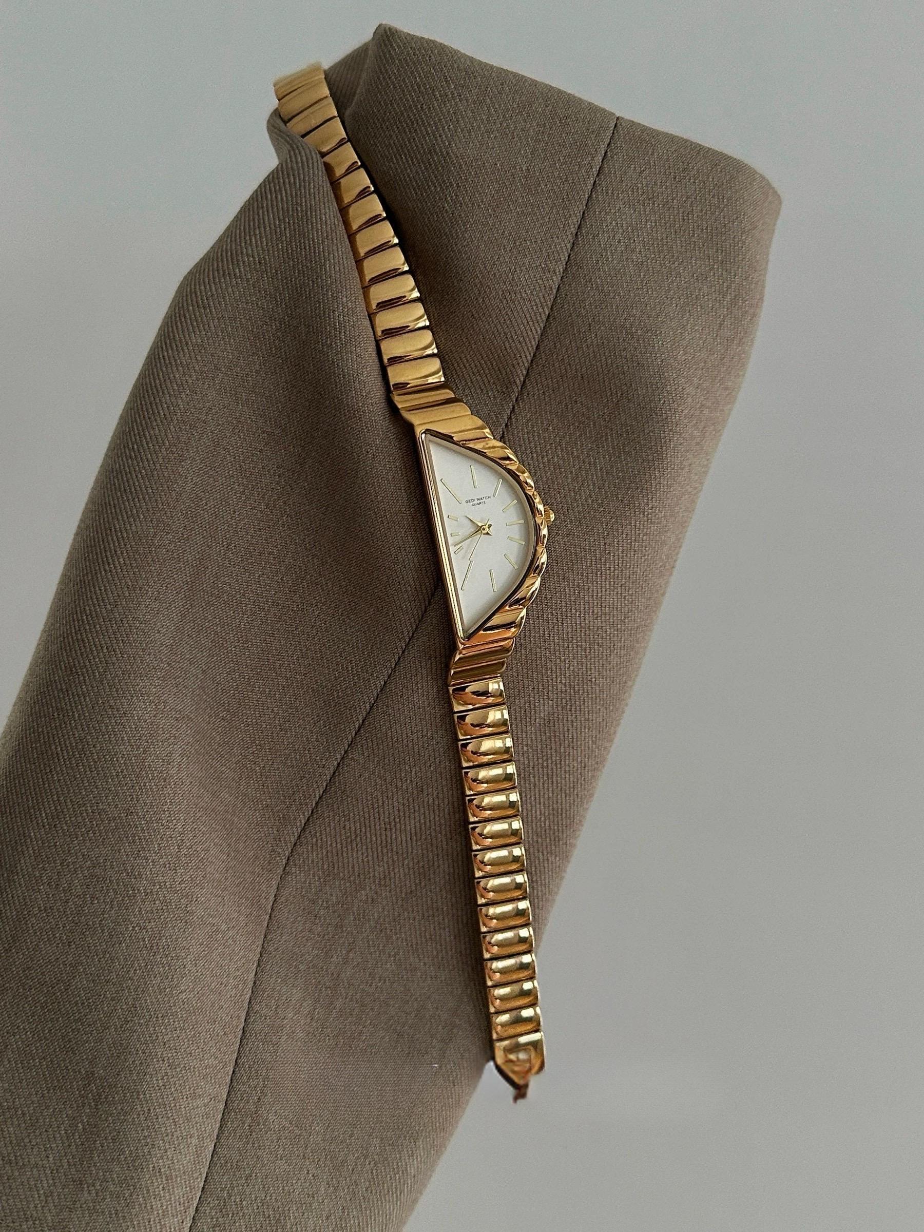 Velora Apex Watch – Triangular Minimalist Steel Timepiece