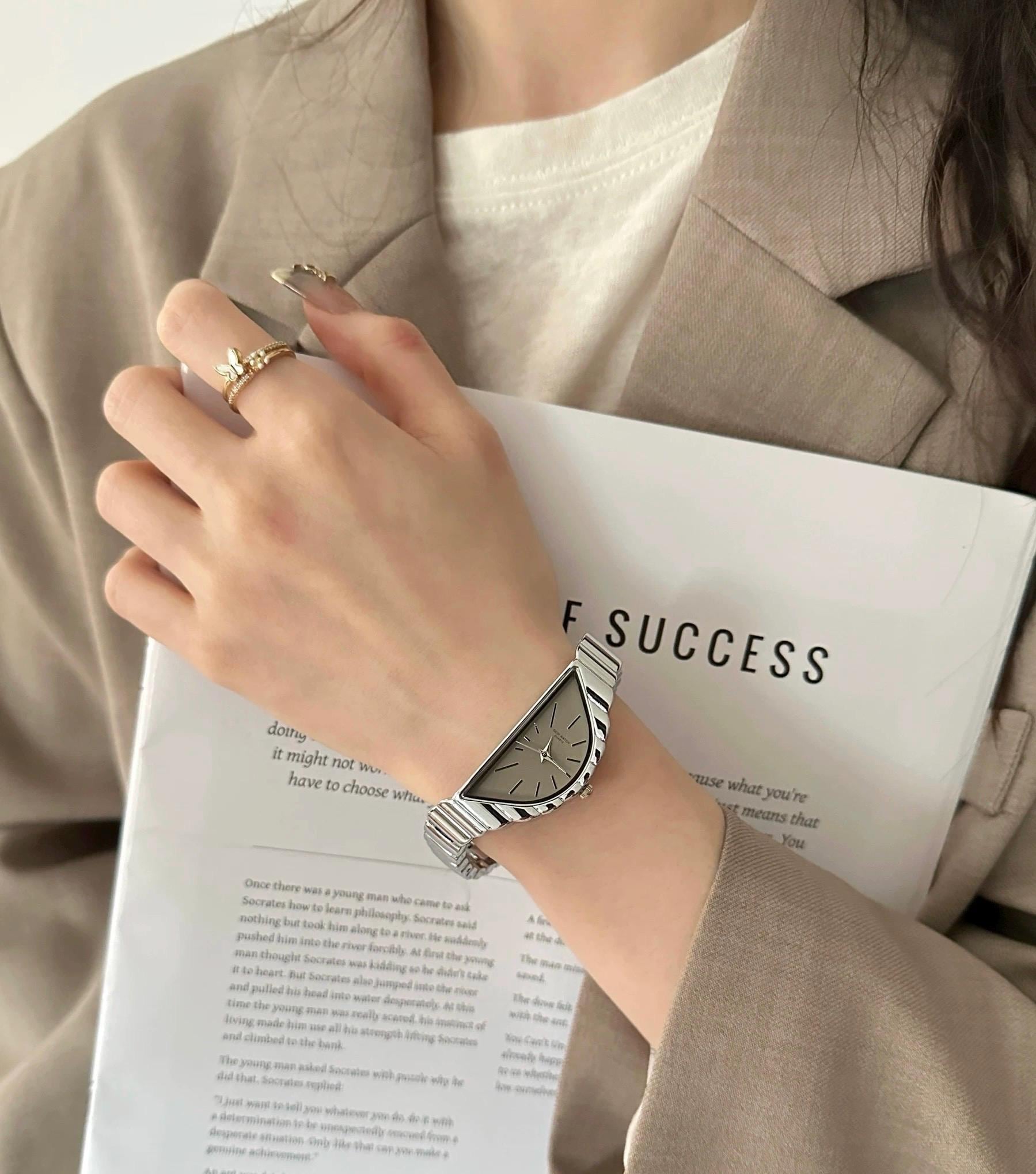 Velora Apex Watch – Triangular Minimalist Steel Timepiece